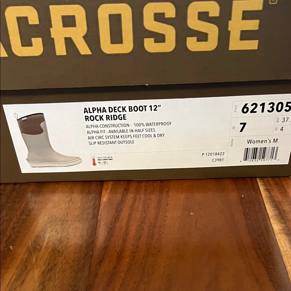 LaCrosse Alpha 12" Wayerproof Deck Boots Womens size 7 - Picture 9 of 10